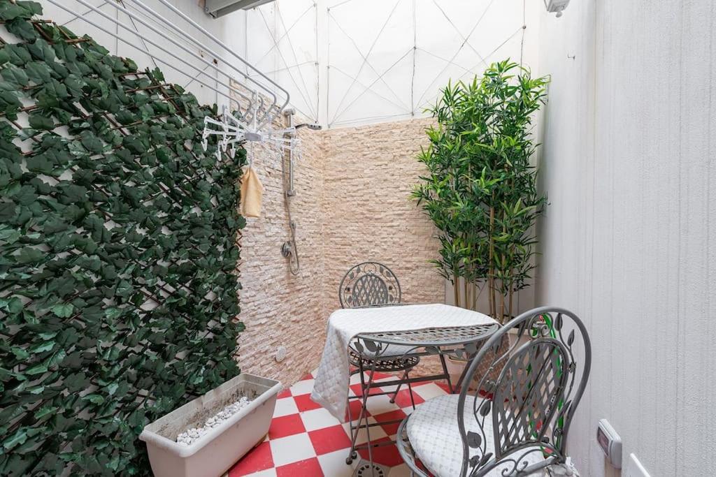 Charming House Con Doccia Sensoriale E Cortile Interno - Centro Storico Apartment *